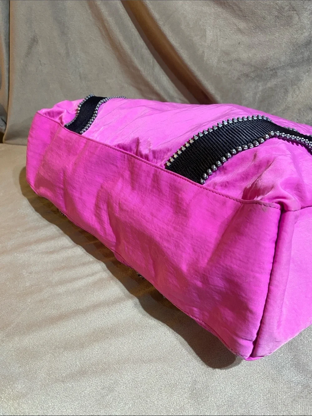 Kipling use bag trim
